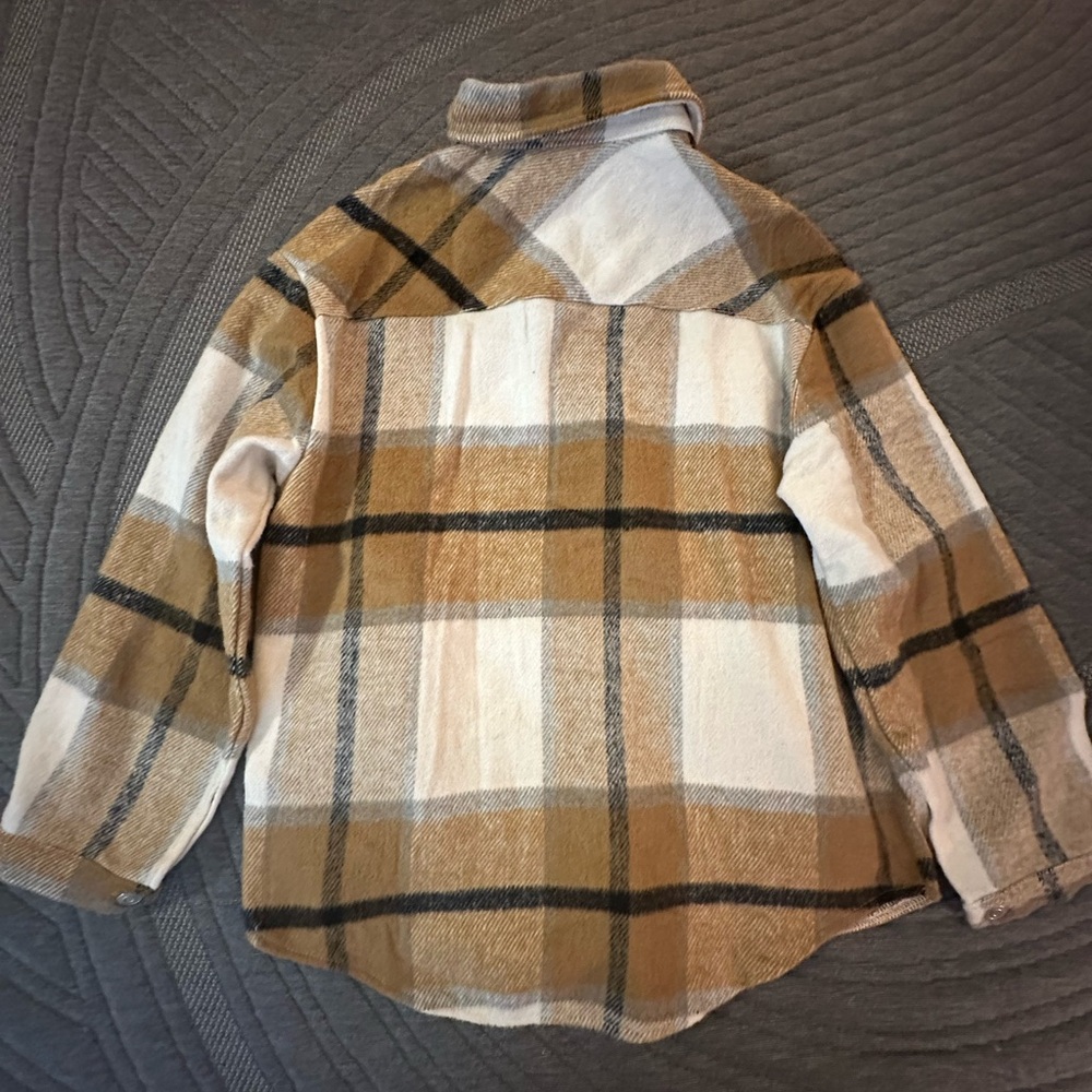 Women’s Plaid Button-Up Shacket - Picture 4 of 4
